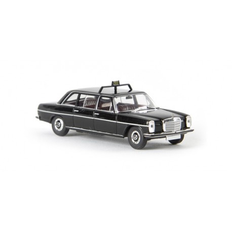 Mercedes Benz 220 D. BREKINA 13406