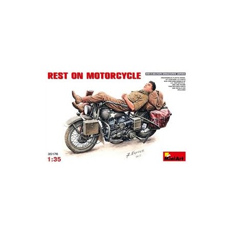 Descansando en la moto. MINIART 35176