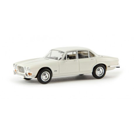 Jaguar XJ 6, white. BREKINA 13655