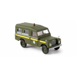 Land Rover 109 "RAF aircraft engineering". BREKINA 13765