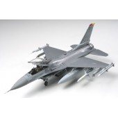 Lockheed Martin F-16CJ. TAMIYA 61098