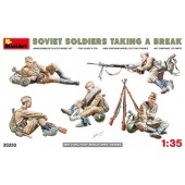 Soldados soviéticos descansando. WWII. MINIART 35233