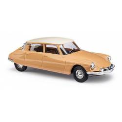 Citroën DS19, marrón naranja. BUSCH 48022