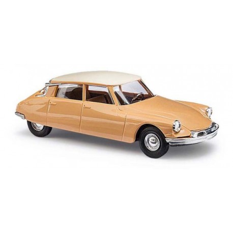 Citroën DS19, marrón naranja. BUSCH 48022