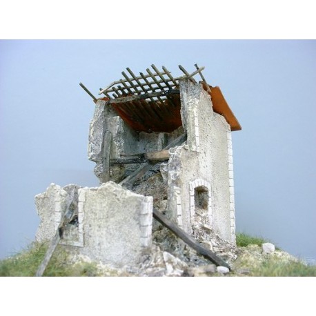 Ruined house. PN SUD MODELISME 8743