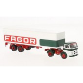 Trailer Pegaso Comet, blanco y verde. Fagor.