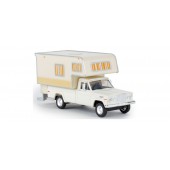 Jeep Glatiador A camper, white.