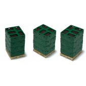 Palés con cajas de botellas.