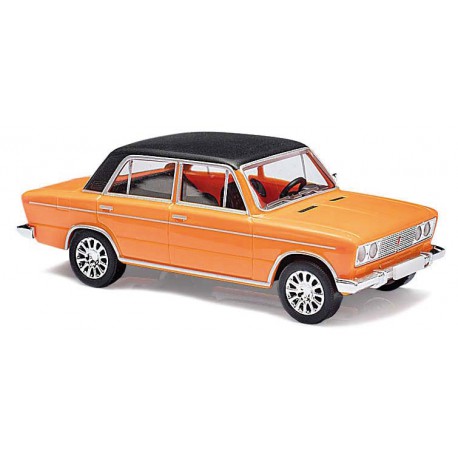 Lada 1600, naranja.