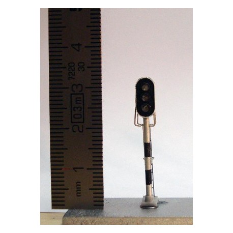 Railway light signal - 3 aspects. MAFEN 4131.01