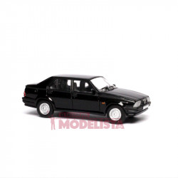 Alfa Romeo 75, negro.