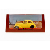 TINTIN. Coche amarillo estrellado.