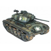 Carro ligero estadounidense M24 Chaffee. Bolt Action.