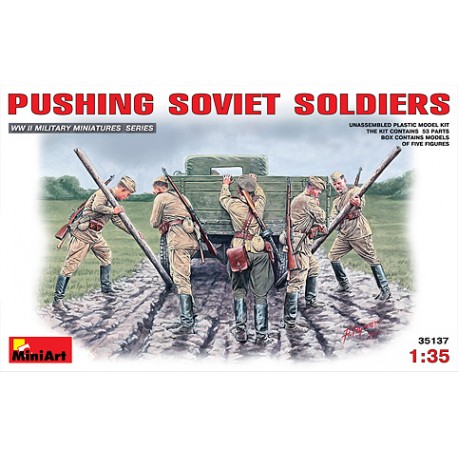 Pushing soviet soldiers. MINIART 35128