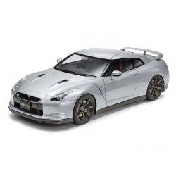 Nissan GTR.