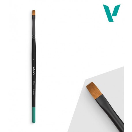 Synthetic rectangular brush Nº 4.
