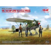 CR.42 LW con pilotos alemanes.