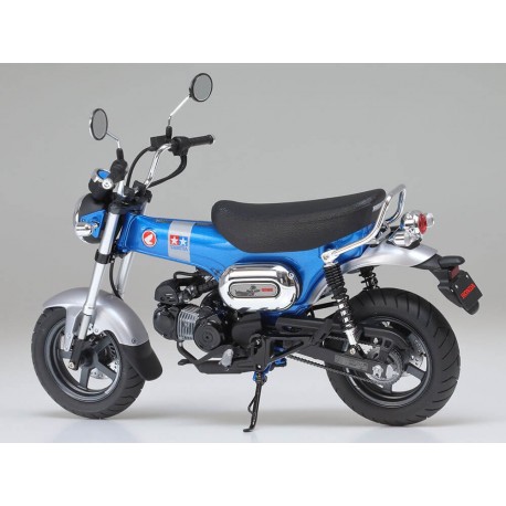 Honda Dax125.