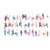 Lot de 100 figurines peintes.