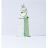 Kneeling Statue. PREISER 29035